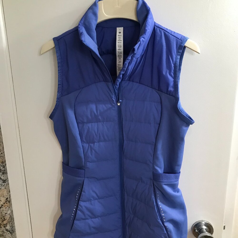 Lululemon Periwinkle Goose down vest size 6,nwot